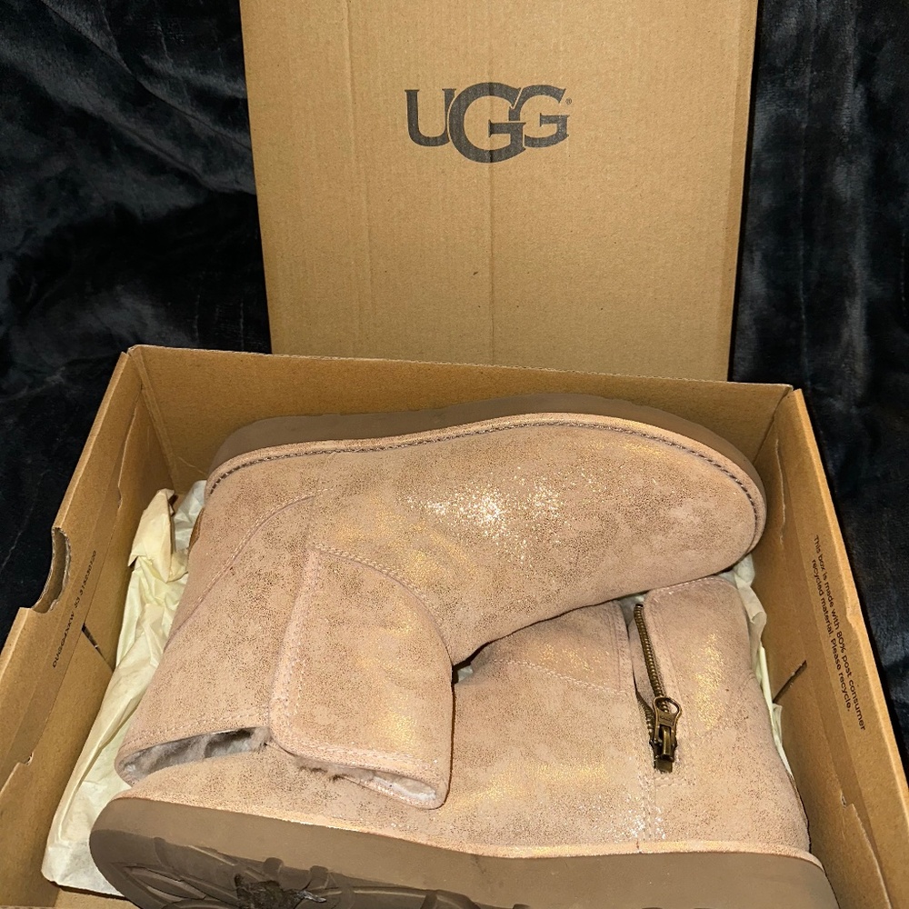 UGGS - Abree Mini Short Boot in Stardust